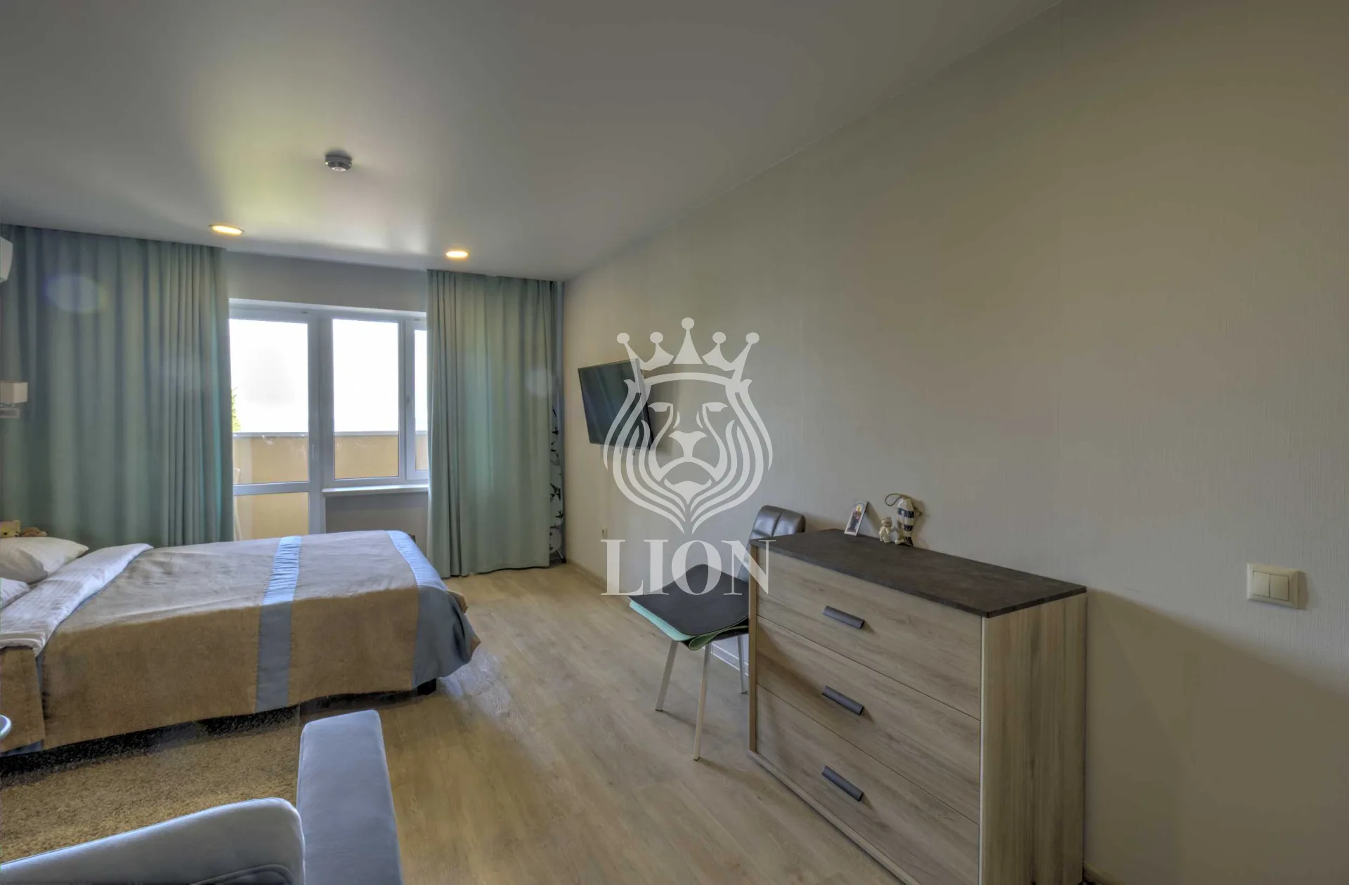 10-к апартаменты 283 м² 2/3 эт., Набережная