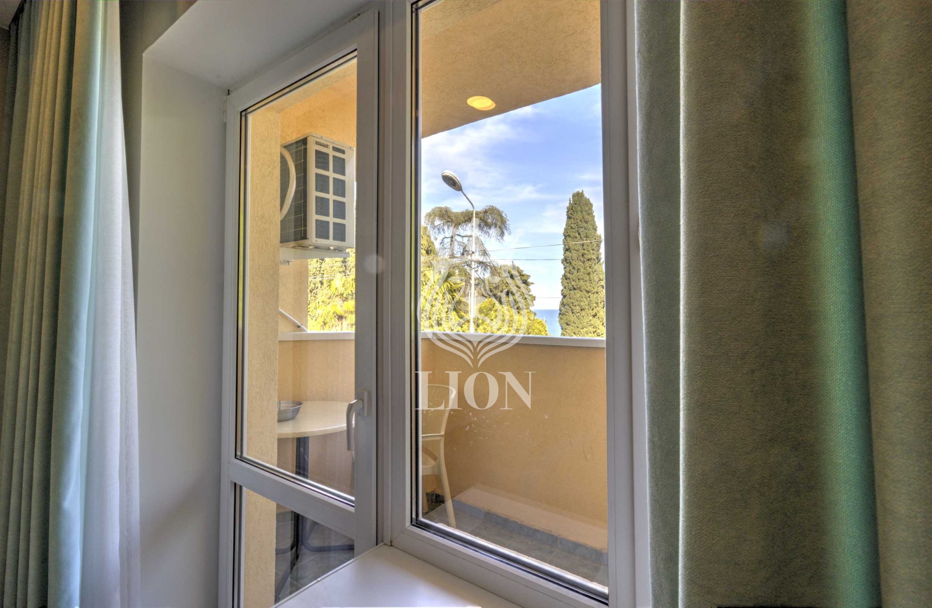 10-к апартаменты 283 м² 2/3 эт., Набережная — фото 6