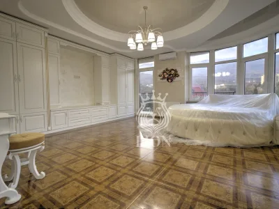 3-к квартира 130 м² 7/10 эт., Победы — миниатюра 8