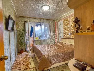 3-к квартира 80 м² 7/9 эт., Октябрьская