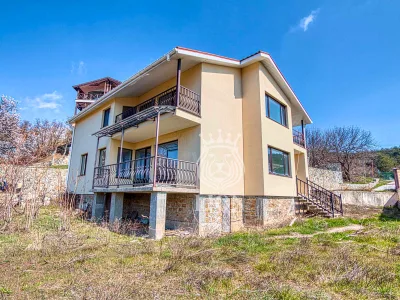 Дом 220 м² на 8.5 сот., Семидворье