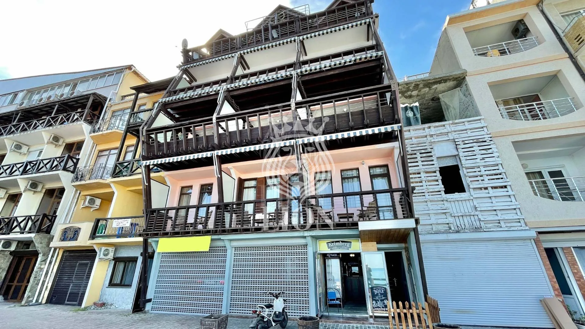 Коммерческая 880 м², Утёс