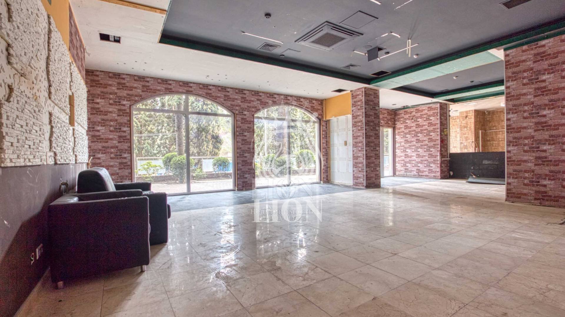 Коммерческая 168 м², Алушта — фото 2