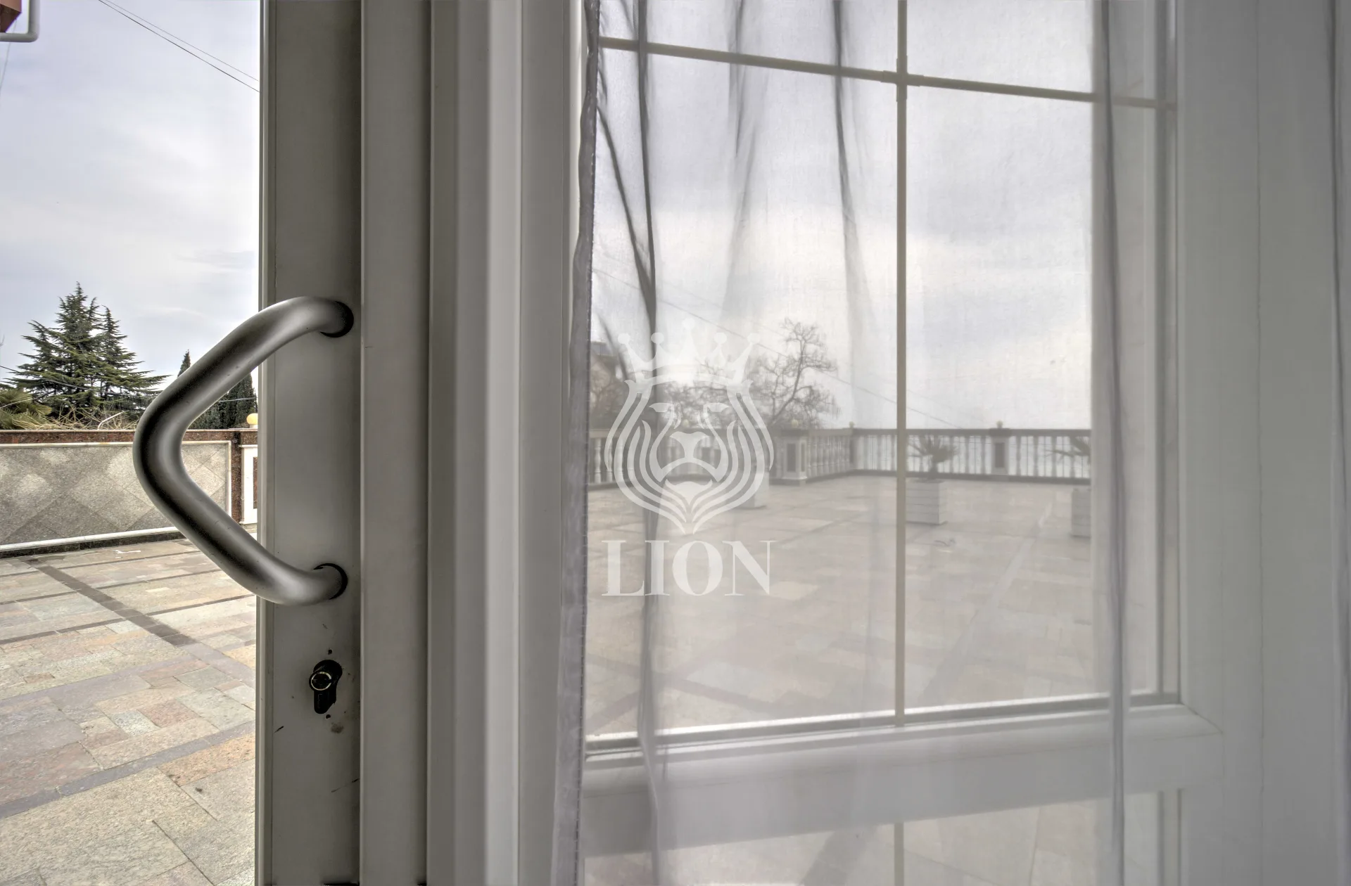 1-к апартаменты 31.7 м² 2/10 эт., Набережная