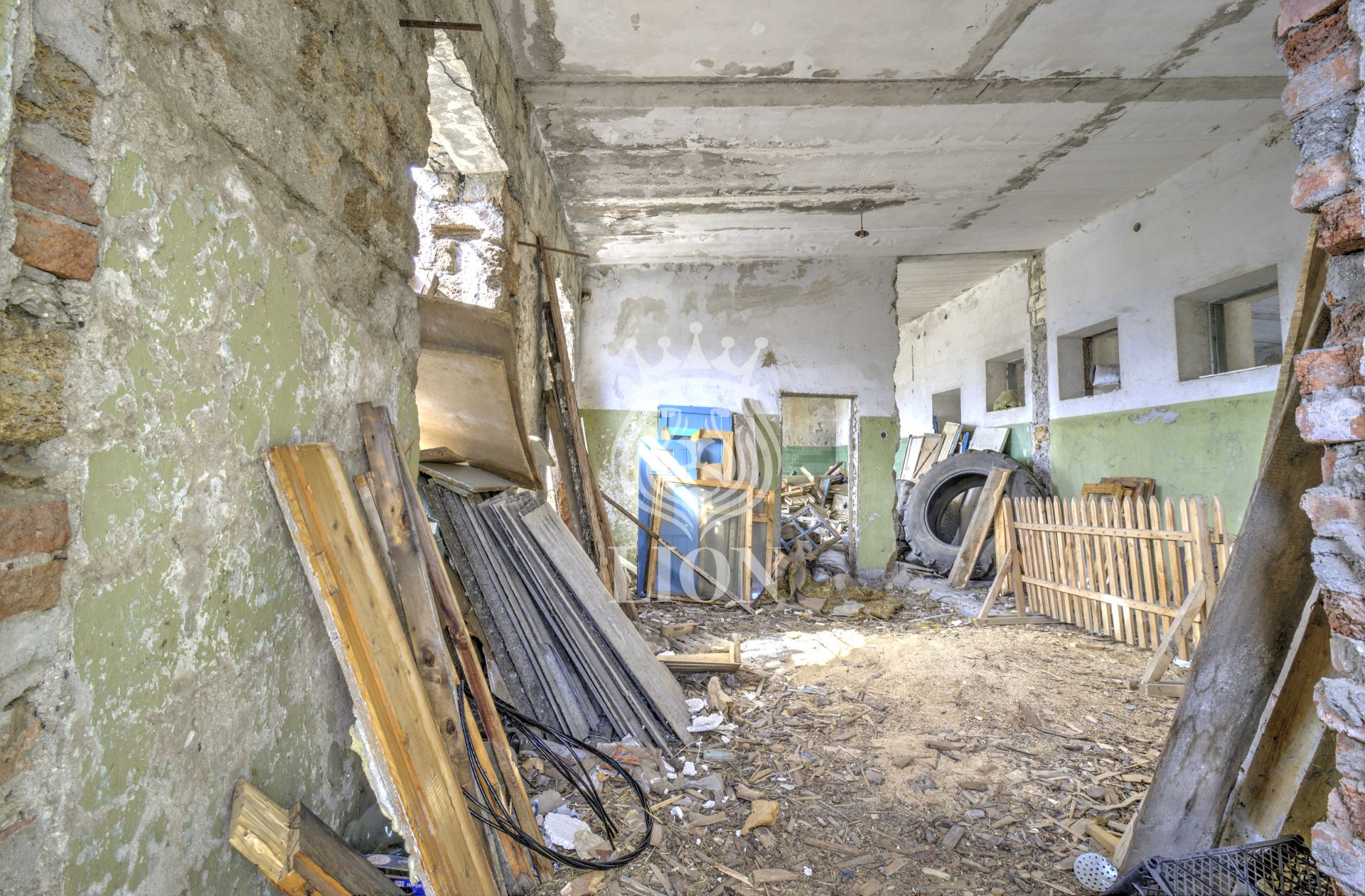 Коммерческая 296.6 м², Лучистое — фото 2