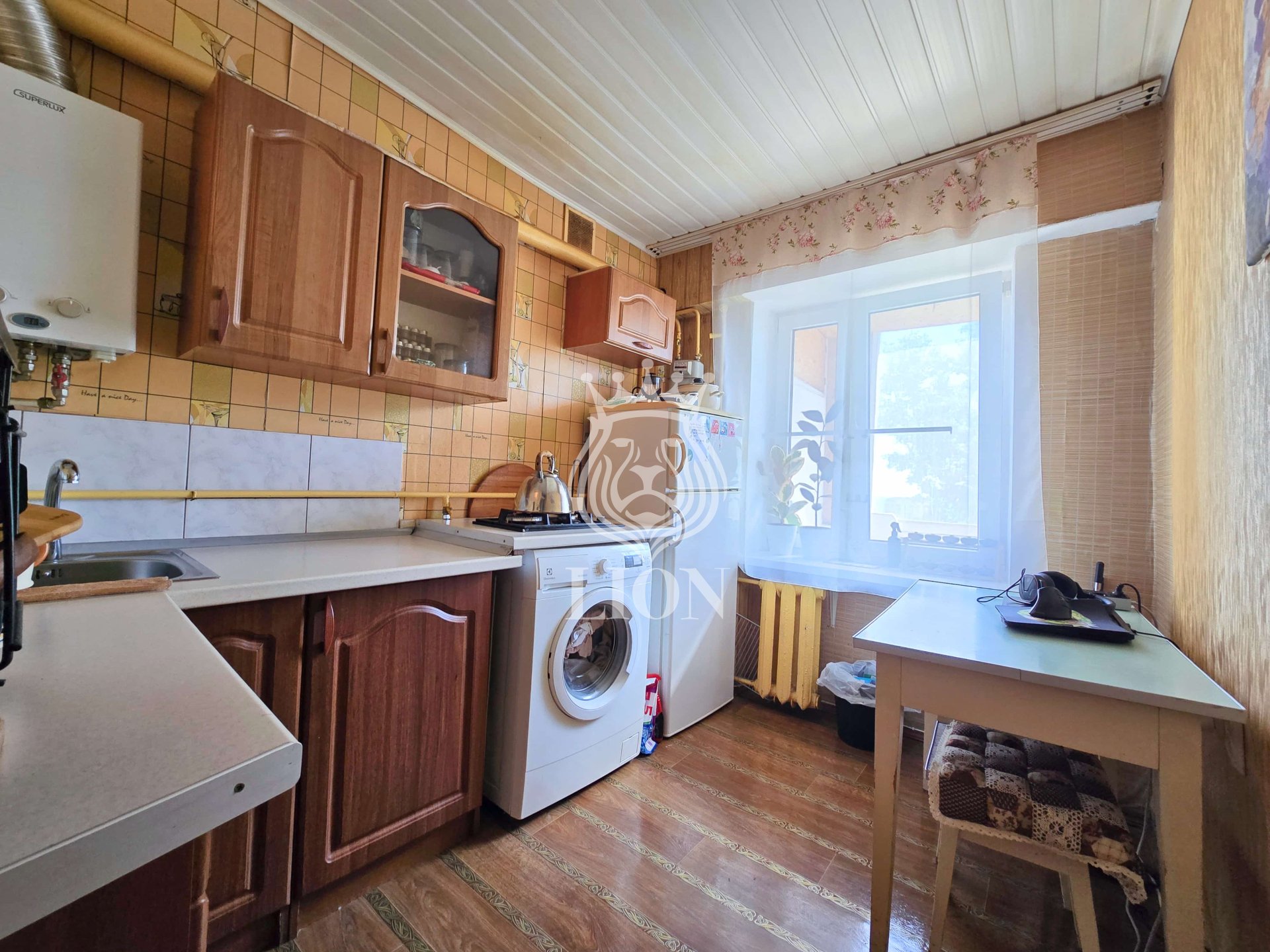 1-к квартира 30 м² 4/4 эт., Октябрьская — фото 1