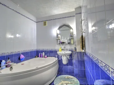 2-к квартира 79.1 м² 2/5 эт., Октябрьская — миниатюра 11