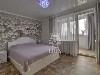 2-к квартира 79.1 м² 2/5 эт., Октябрьская — миниатюра 18