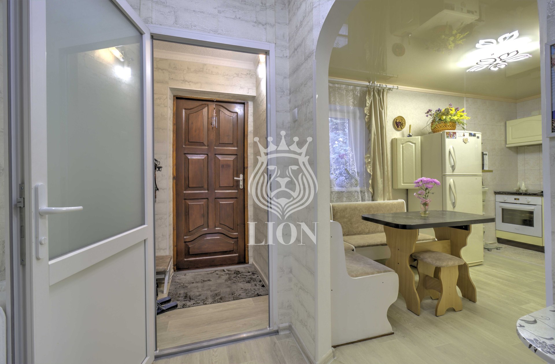 2-к квартира 79.1 м² 2/5 эт., Октябрьская — фото 2